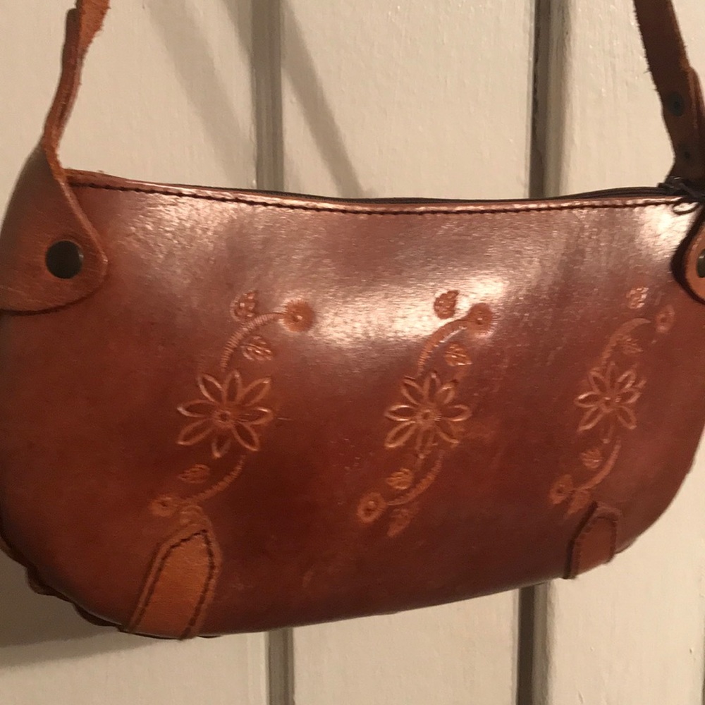 Vintage hand decorated Leather bag in GUC - Picture 8 of 8